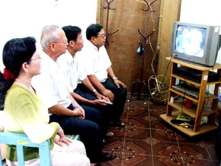 Giáo dục-đào tạo, môi trường, sản xuất nông nghiệp... tiếp tục “nóng”