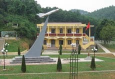 “Xanh hóa” sân bay