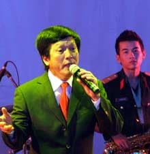 40 năm đốt cháy hết mình cho ca hát