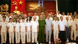 Kỷ niệm 45 năm ngày truyền thống và đón nhận huân chương Bảo vệ Tổ quốc