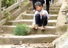 Tuổi nhỏ làm việc tốt