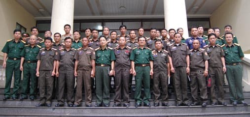 Đoàn cán bộ tuyên huấn QĐND Lào thăm Báo Quân đội nhân dân
