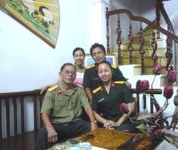 Cả nhà là nghệ sĩ, chiến sĩ