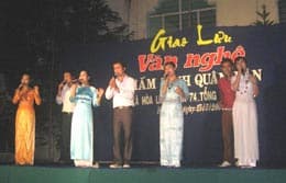 Hát giữa vùng quê “ra ngõ gặp anh hùng”