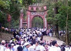 Từ 1-9, thu phí tham quan Khu Di tích lịch sử - Văn hóa Đền Hùng