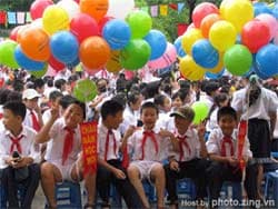 Khai giảng năm học 2009-2010 có  hai phần “lễ” và “hội”