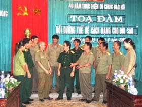 Tọa đàm về “Bồi dưỡng thế hệ cách mạng cho đời sau”