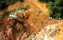 Sạt lở đất gây tắc đường nhiều giờ trên Quốc lộ 3 đoạn từ Cao Bằng đi Bắc Kạn