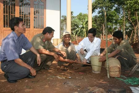 Đi dân nhớ, ở dân thương