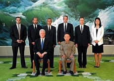 Phía sau chuyến thăm Triều Tiên của cựu Tổng thống Mỹ Bin Clin-tơn