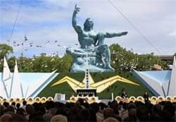 Tưởng niệm 64 năm thảm họa bom nguyên tử ở Na-ga-xa-ki