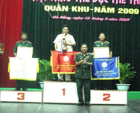 Nảy lửa, đầy kịch tính
