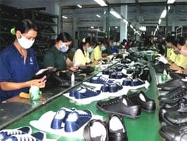 FTA hối thúc bỏ thuế chống bán phá giá giày Việt Nam