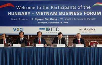 Thủ tướng Nguyễn Tấn Dũng kêu gọi các doanh nghiệp Hungary mở rộng đầu tư vào Việt Nam