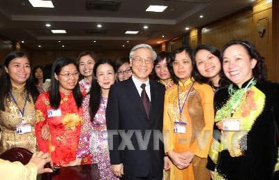 Thực hiện tốt nhiệm vụ chính trị với chăm lo đời sống cán bộ, công nhân viên chức