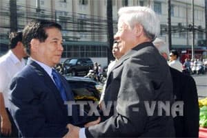 Chủ tịch nước Nguyễn Minh Triết thăm, chúc Tết một số doanh nghiệp