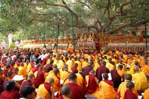 Thuê chuyên cơ cung nghinh ngọc xá lợi Phật về Việt Nam