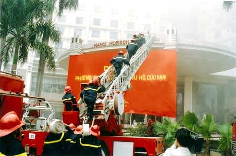 Thiếu an toàn từ thiết kế, thi công đến sử dụng