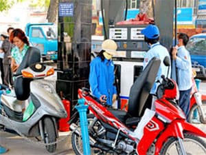 Người tiêu dùng cần quen với giá xăng dầu theo thị trường