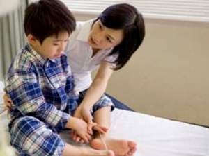 Đi bộ quanh Hồ Gươm giúp trẻ tự kỷ hòa nhập