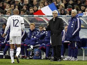 CĐV Pháp đòi sớm sa thải Domenech