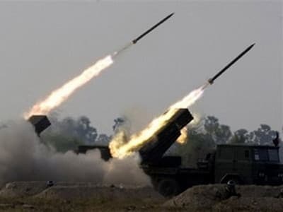 Quân đội Campuchia diễn tập bắn thử 200 rocket
