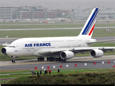 Hàng loạt máy bay Airbus A380 gặp sự cố nứt cánh