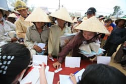 Công ty Canon ủng hộ đồng bào miền Trung
