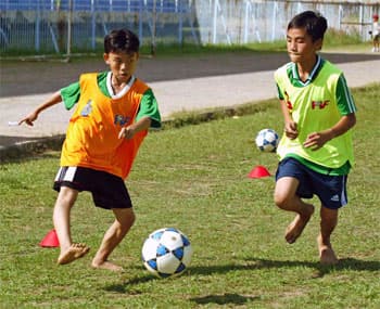 Khai giảng lớp tài năng bóng đá đầu tiên tại Việt Nam