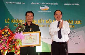 Viettel bàn giao mạng giáo dục cho tỉnh Điện Biên
