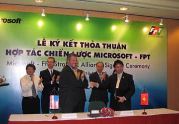 FPT doanh nghiệp đầu tiên tại Việt Nam gia hạn phần mềm có bản quyền của Microsoft