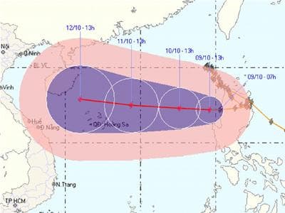 Bão số 10 tiến thẳng vào biển Đông