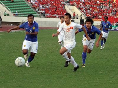 Việt Nam lại lỡ hẹn với HC vàng bóng đá nam SEA Games
