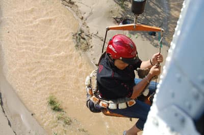 Đơn vị Trực thăng C54-Đoàn B72 Quân chủng Phòng không-Không quân: Cứu 18 dân bị lũ cô lập