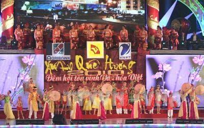 Gặp mặt thân mật cộng đồng người Việt Nam ở nước ngoài mừng Xuân Canh Dần 2010