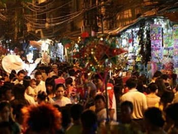 Phố Hàng Mã lung linh vào mùa Trung thu