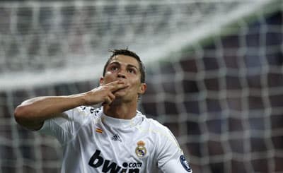 Real thắng to, Milan thua tủi hổ