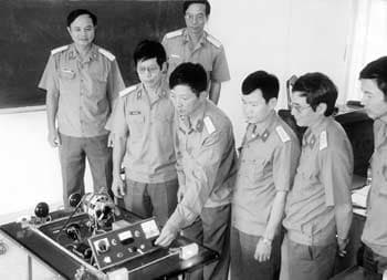 Vượt khó từ những ngày đầu