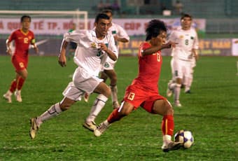 Tuyển Việt Nam có chiến thắng đầu tay