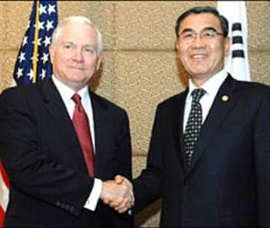 Tái cam kết duy trì “chiếc ô” hạt nhân