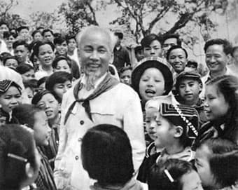 Con cháu Bác Hồ
