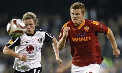 Fulham đánh rơi chiến thắng trước Roma