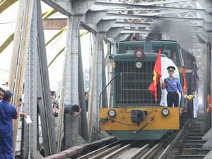 Sẽ dỡ bỏ hệ thống đường sắt trên cầu Long Biên