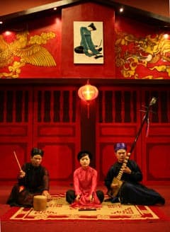 Biểu diễn ca trù trong chương trình “Dấu ấn Thăng Long”