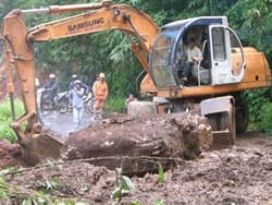 Di chuyển hơn 400 nhân khẩu khỏi vùng sạt lở