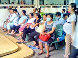 Ngưng xét nghiệm cúm A/H1N1- Người dân lo lắng
