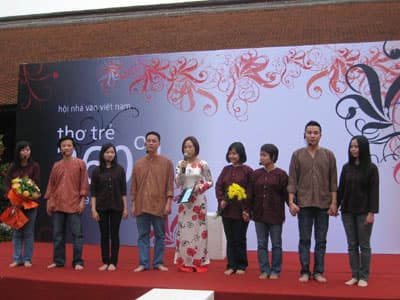 Thơ trẻ 360 độ– Cuộc hội ngộ