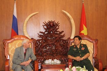 Bộ trưởng Bộ Quốc phòng Phùng Quang Thanh tiếp Đoàn các nhà khoa học y tế LB Nga