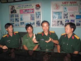 Cứu xóm Mồ Côi