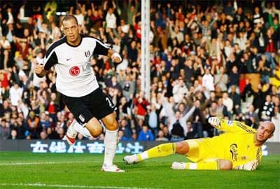 Chelsea thắng "bốn sao", Liverpool thua mất mặt